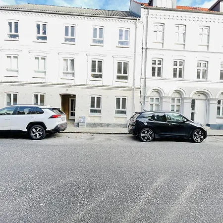 Aday - Awesome Ground Floor Apartment *